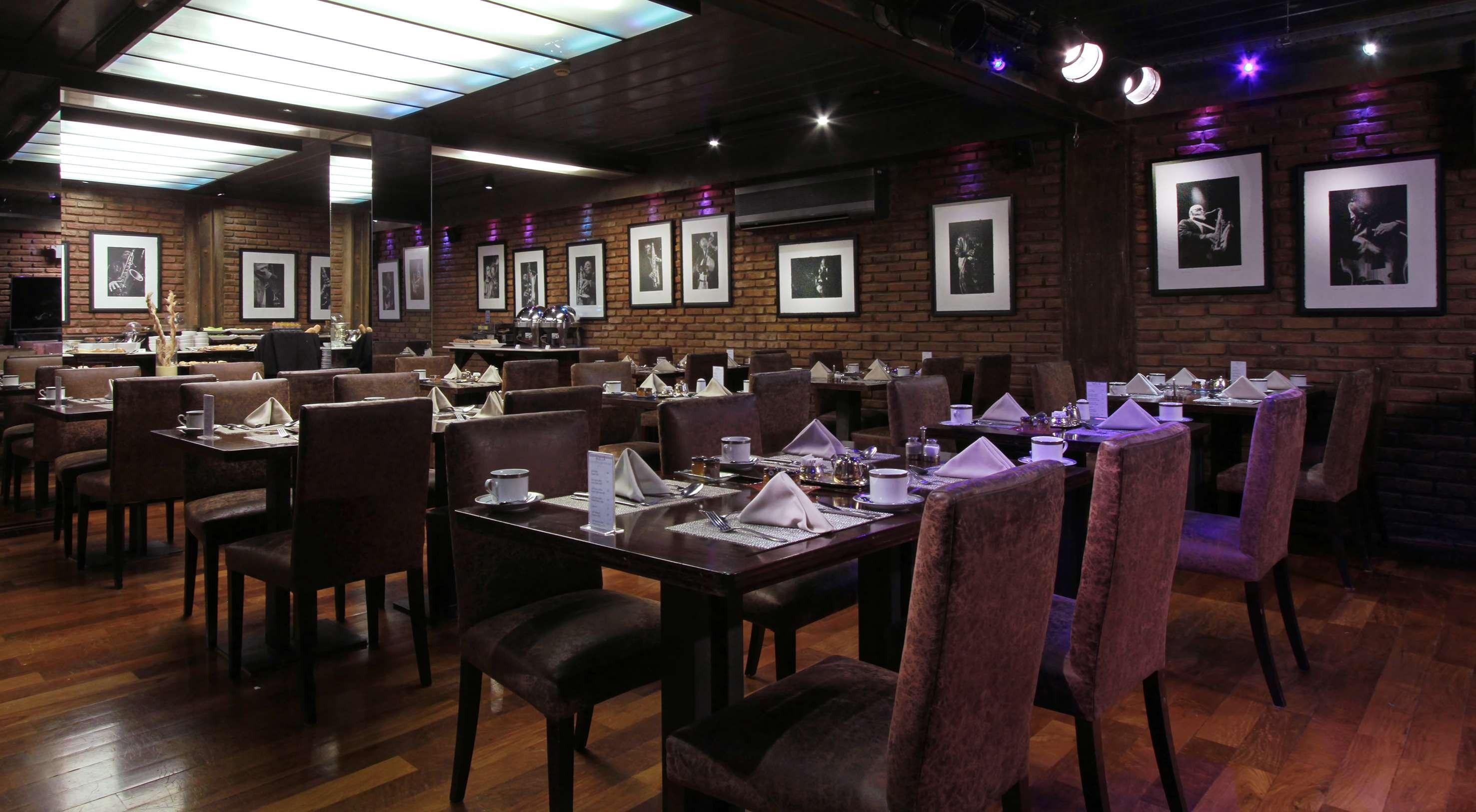 Melia Recoleta Plaza Hotel Буенос-Айрес Екстер'єр фото Interior of the restaurant