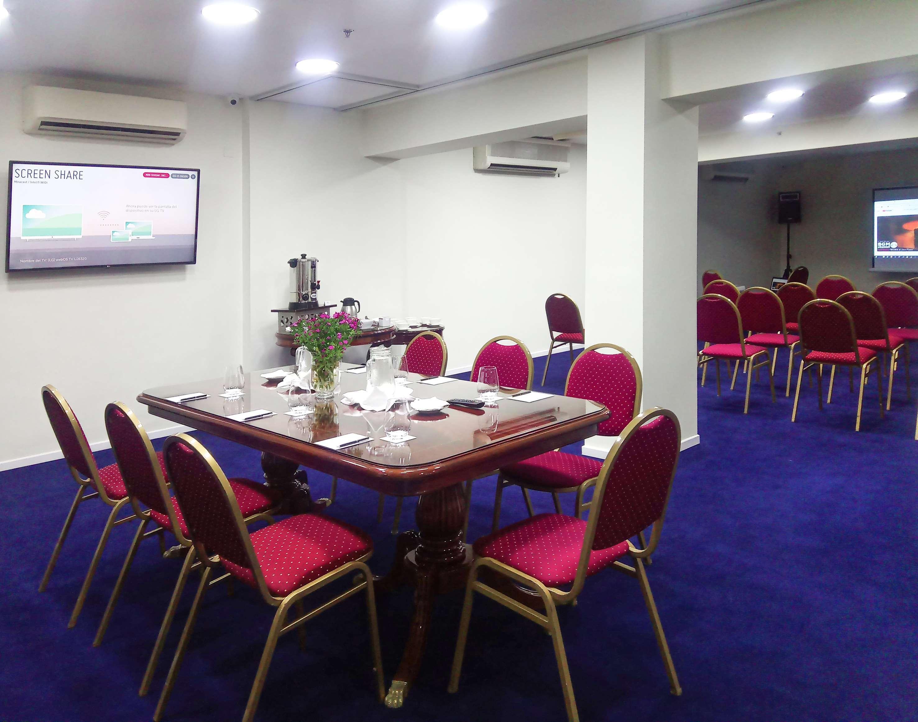 Melia Recoleta Plaza Hotel Буенос-Айрес Екстер'єр фото The boardroom at the ICC