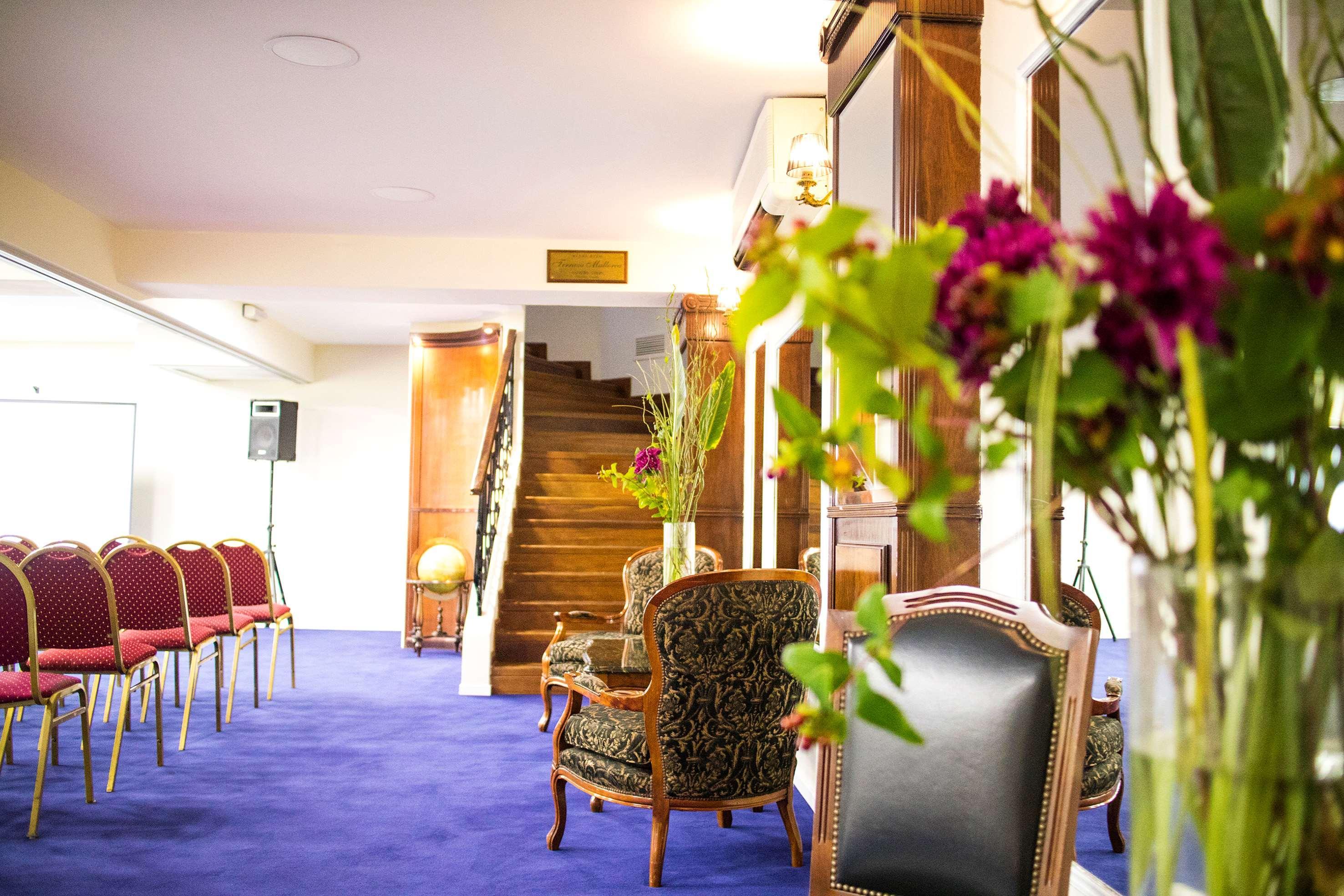 Melia Recoleta Plaza Hotel Буенос-Айрес Екстер'єр фото The interior of the hotel