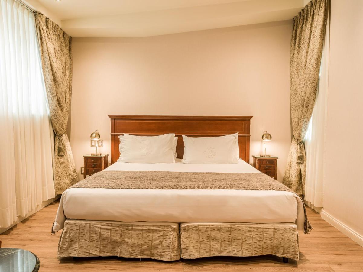 Melia Recoleta Plaza Hotel Буенос-Айрес Екстер'єр фото A bedroom at the hotel