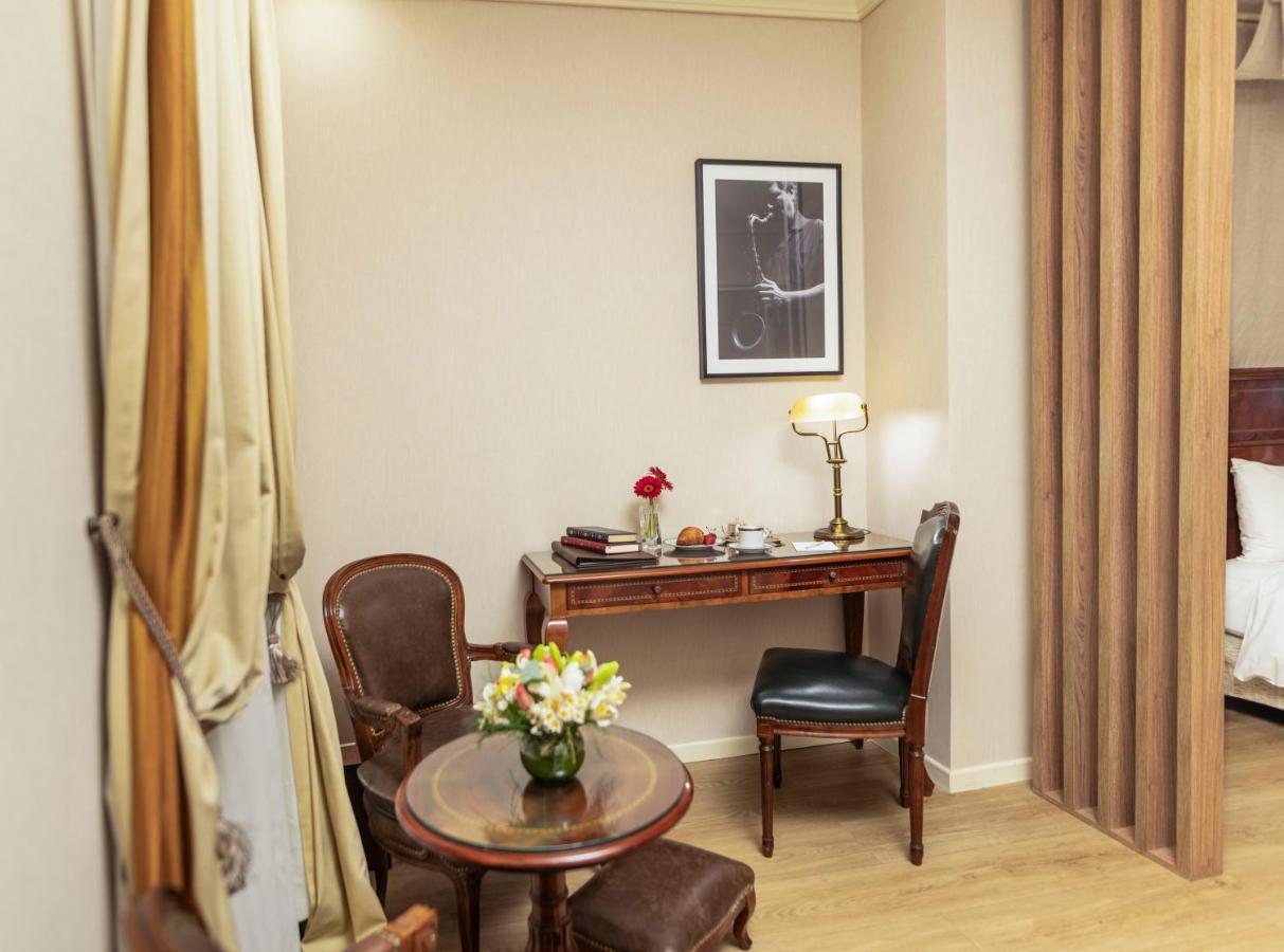 Melia Recoleta Plaza Hotel Буенос-Айрес Екстер'єр фото A room at the hotel